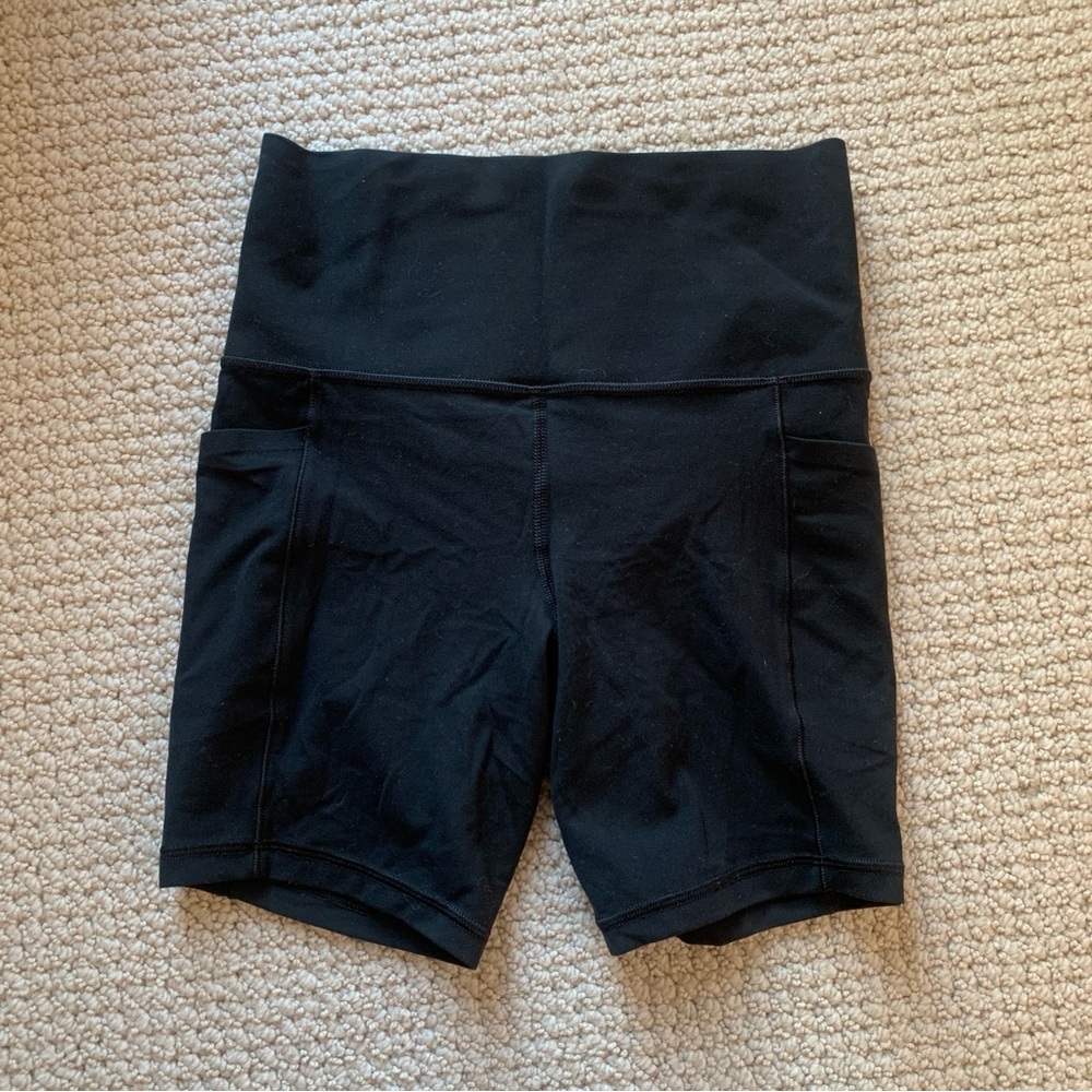 Athleta Stash Salutation 7” Bike Short